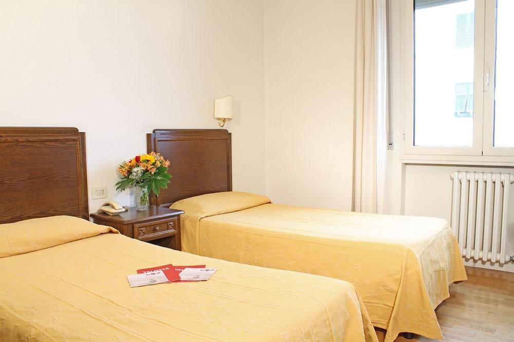 Hotel La Pace Pontedera Esterno foto