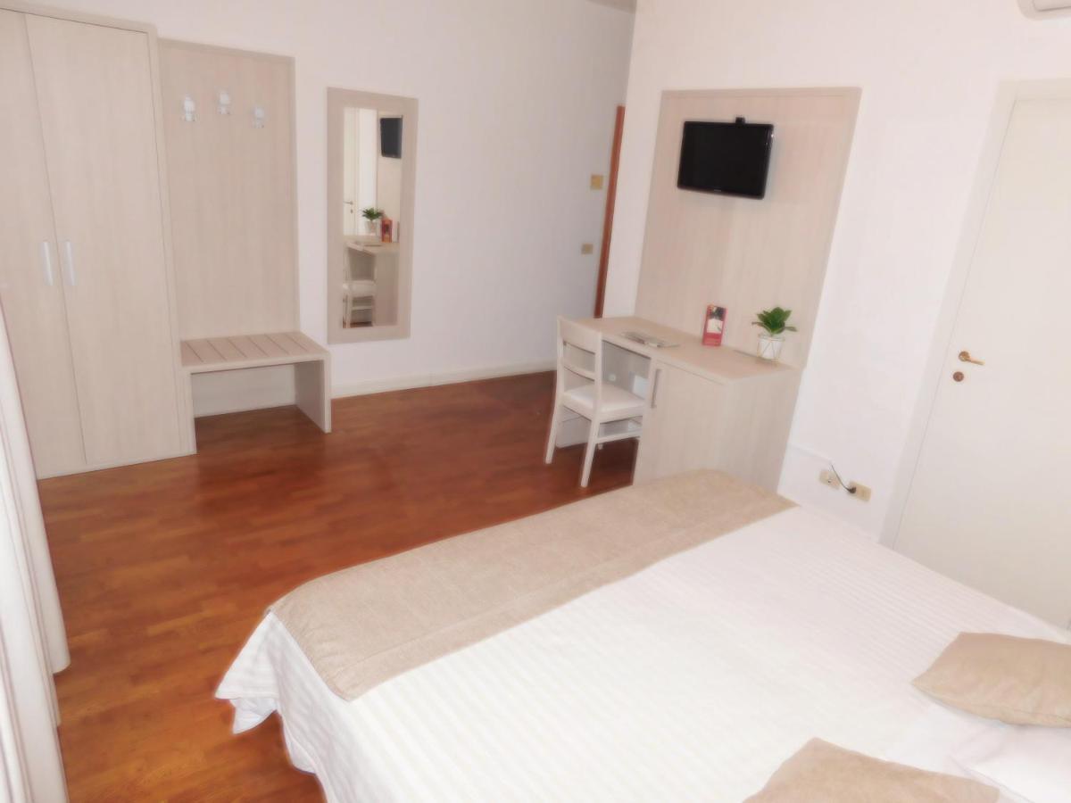 Hotel La Pace Pontedera Esterno foto