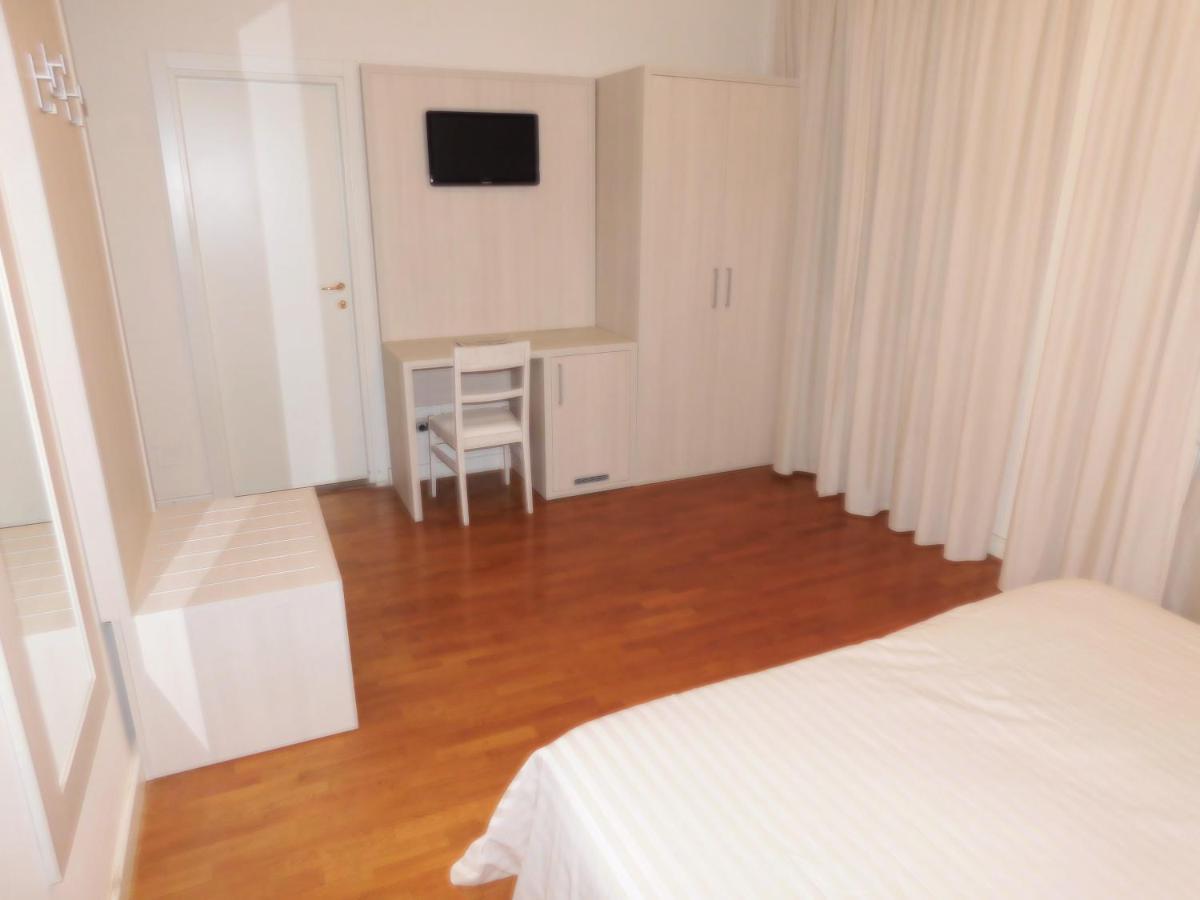 Hotel La Pace Pontedera Esterno foto