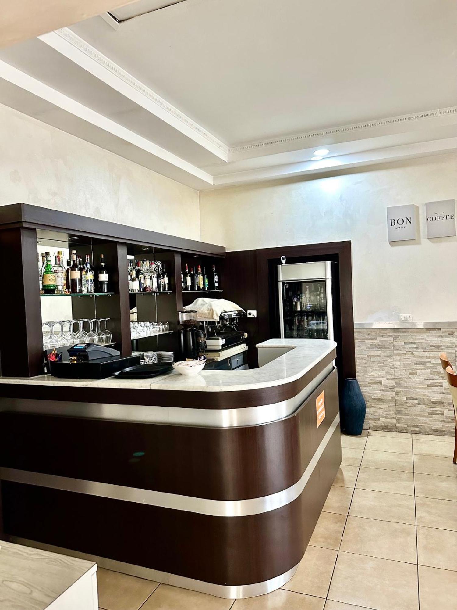 Hotel La Pace Pontedera Esterno foto