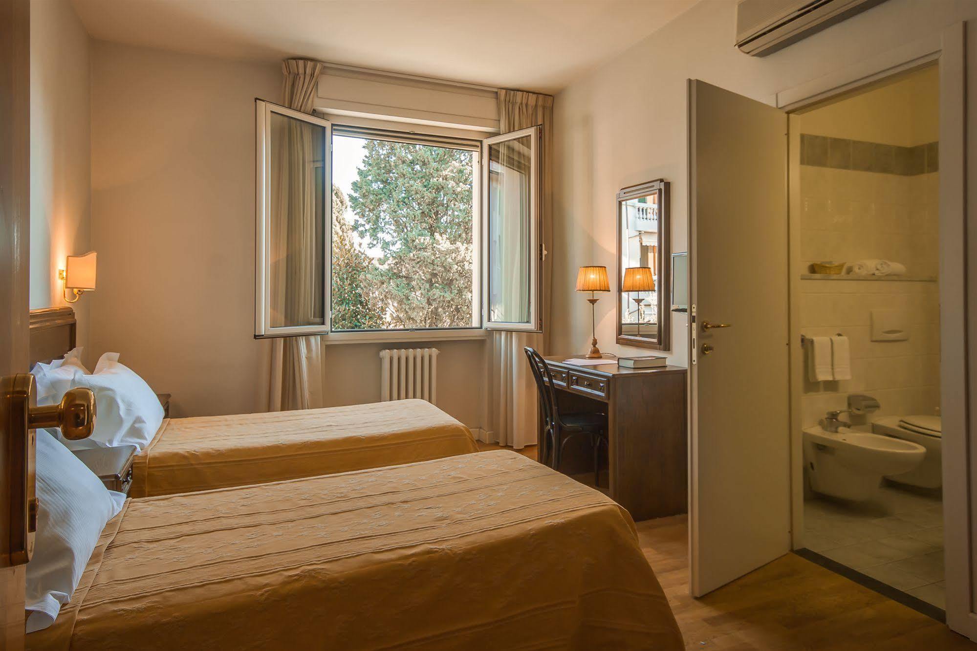 Hotel La Pace Pontedera Esterno foto