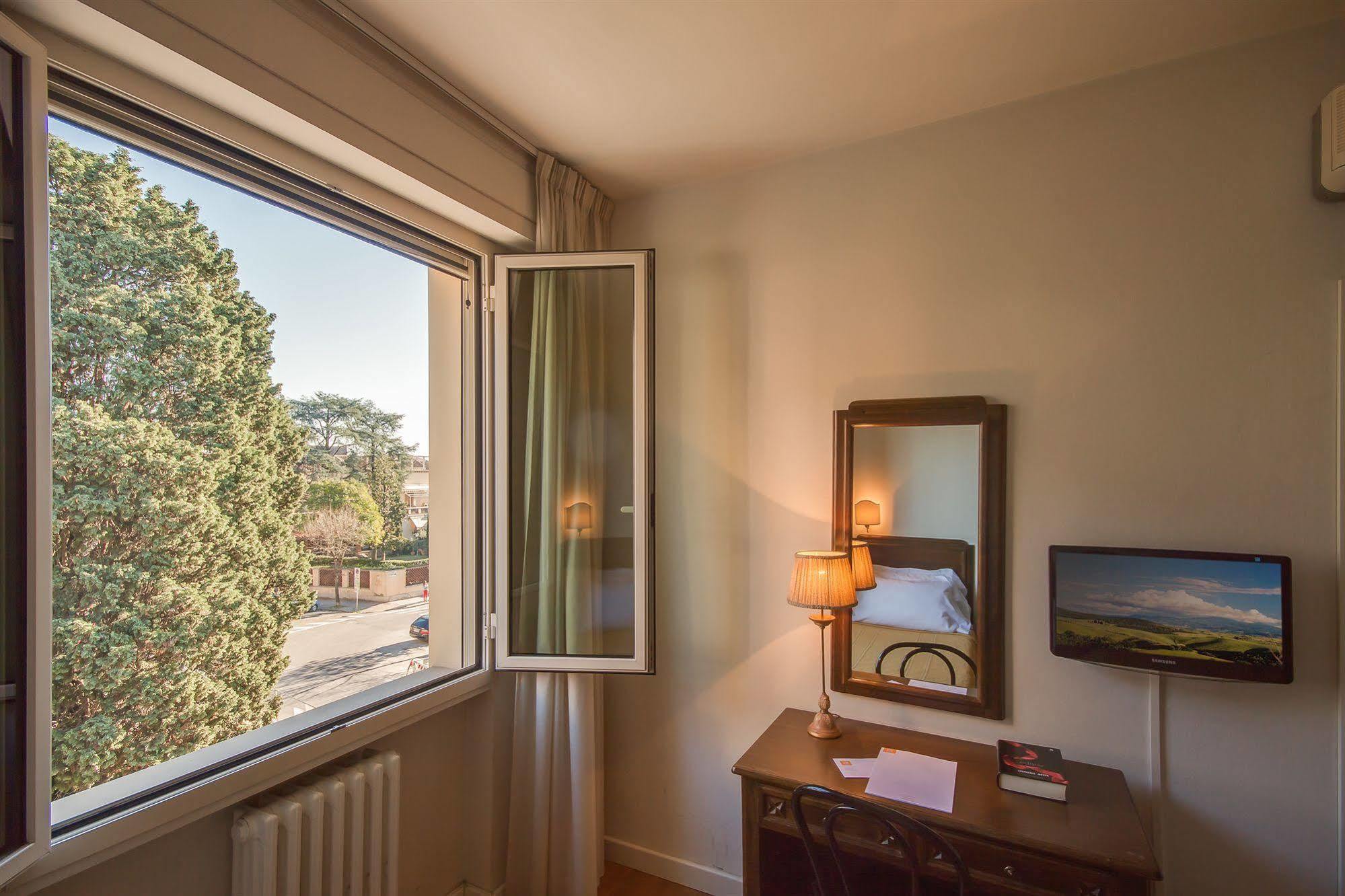 Hotel La Pace Pontedera Esterno foto